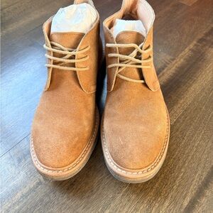1901 Men's Tan Suede Chukka Boots